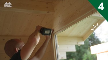 Étape 4 – Fixer le cadre intérieur